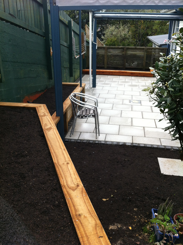 Paving with a split granite border